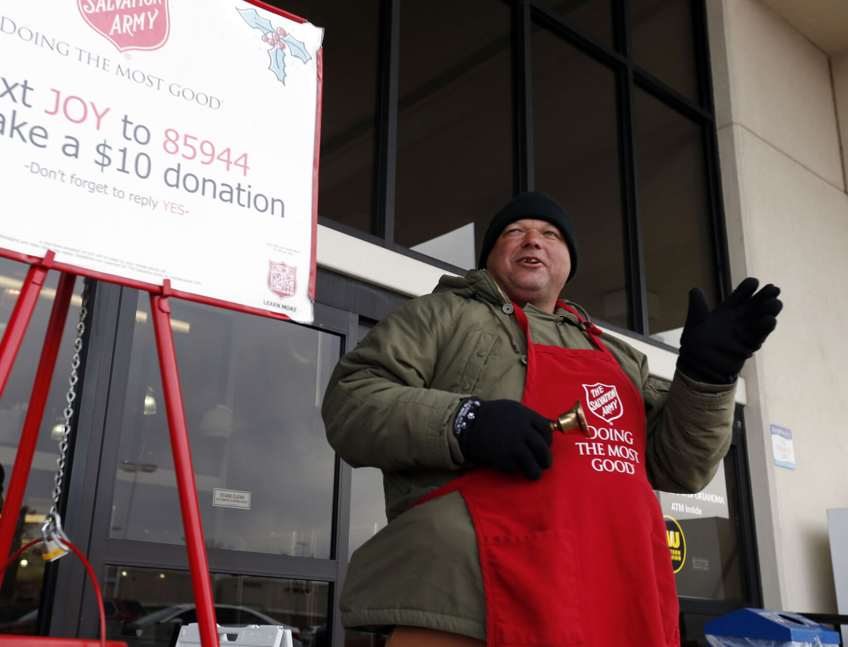 Red Kettle Bell Ringing – The Salvation Army